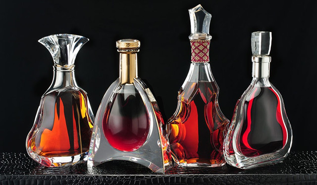 国外人头马公司到底生不生产红酒?