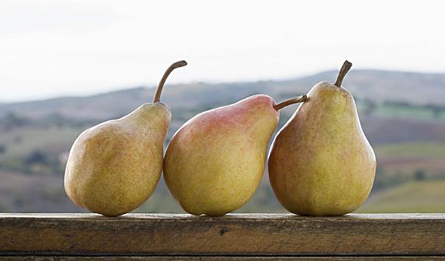 梨皮可以吃吗?有什么好处和坏处呢?-吃煮熟的